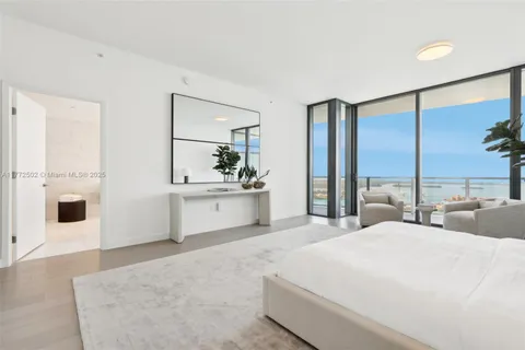 $14,000,000 | 500 Alton Road, Unit 4201 05, Miami Beach, FL 33139