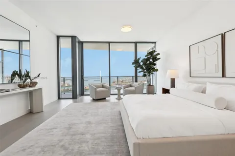 $14,000,000 | 500 Alton Road, Unit 4201 05, Miami Beach, FL 33139