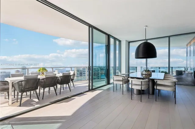 $14,000,000 | 500 Alton Road, Unit 4201 05, Miami Beach, FL 33139