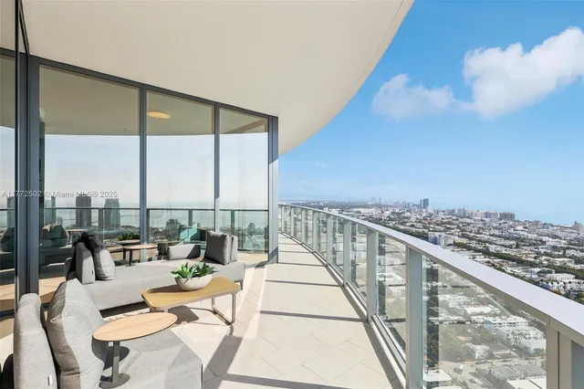 $14,000,000 | 500 Alton Road, Unit 4201 05, Miami Beach, FL 33139
