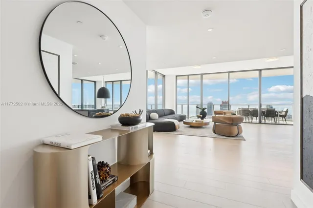 $14,000,000 | 500 Alton Road, Unit 4201 05, Miami Beach, FL 33139