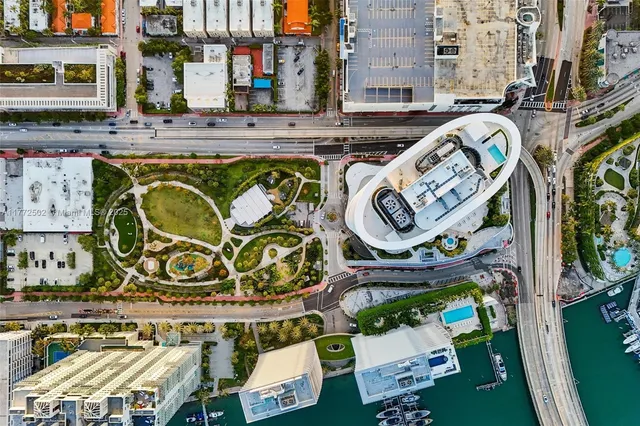 $14,000,000 | 500 Alton Road, Unit 4201 05, Miami Beach, FL 33139