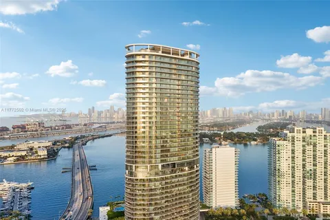 $14,000,000 | 500 Alton Road, Unit 4201 05, Miami Beach, FL 33139