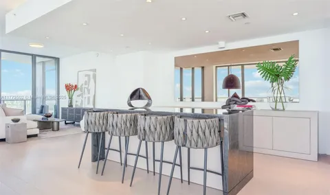 $14,000,000 | 500 Alton Road, Unit 4201 05, Miami Beach, FL 33139