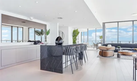 $14,000,000 | 500 Alton Road, Unit 4201 05, Miami Beach, FL 33139