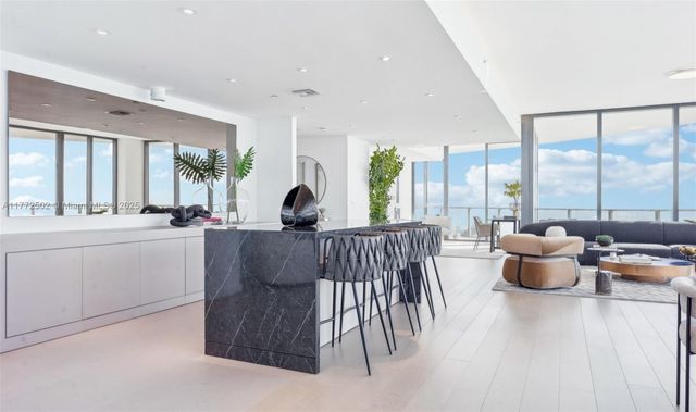 $14,000,000 | 500 Alton Road, Unit 4201 05, Miami Beach, FL 33139