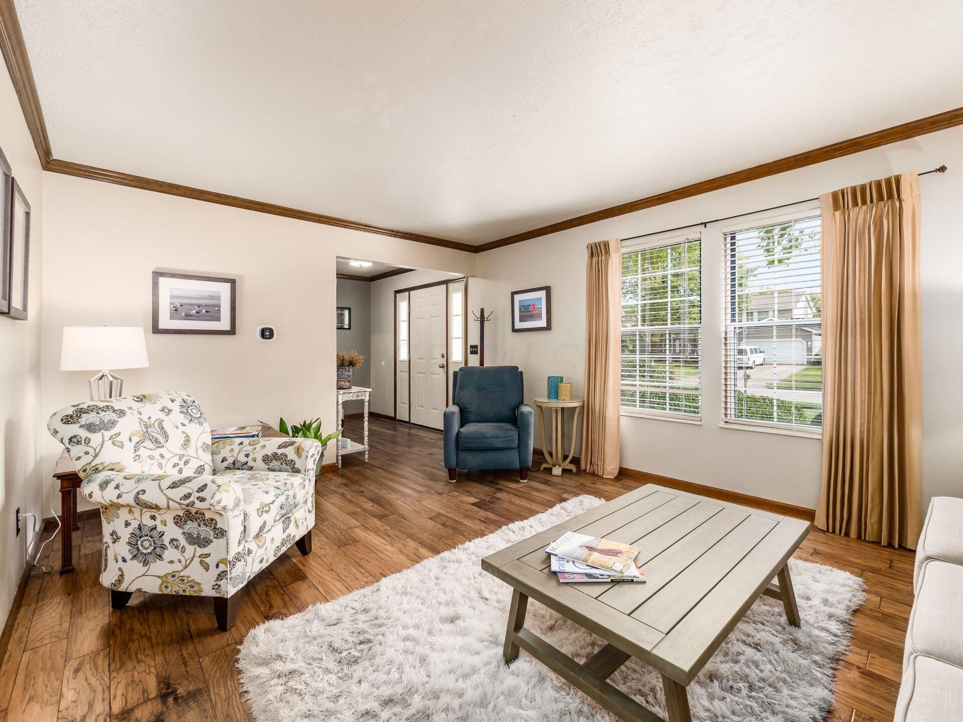 122 Ravine Road Powell, OH 43065 - Photo 6 of 42 Living Room