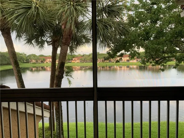 $2,400 | 858 Northwest 92nd Avenue, Unit 858, Plantation, FL 33324