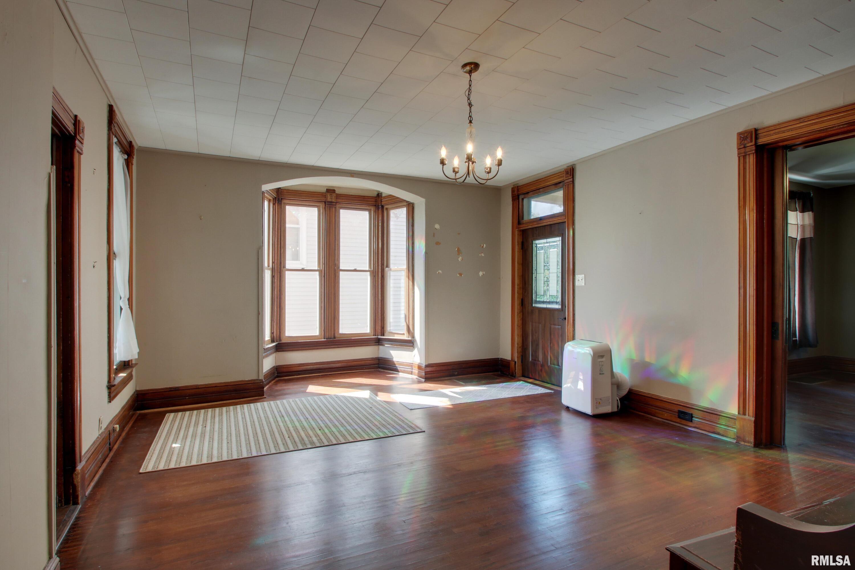 607 South 17th Street Quincy, IL 62301 - Photo 2 of 24