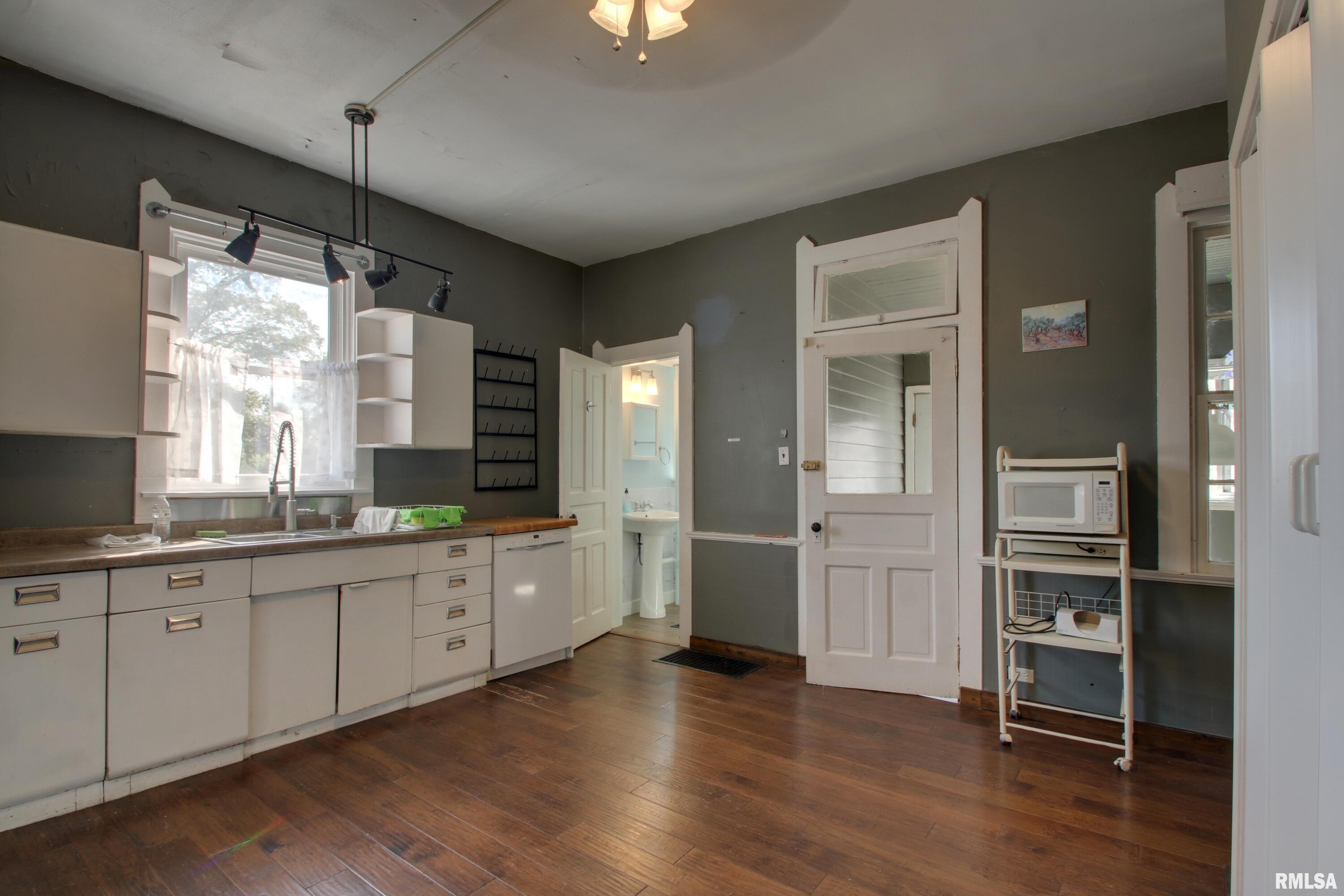 607 South 17th Street Quincy, IL 62301 - Photo 9 of 24