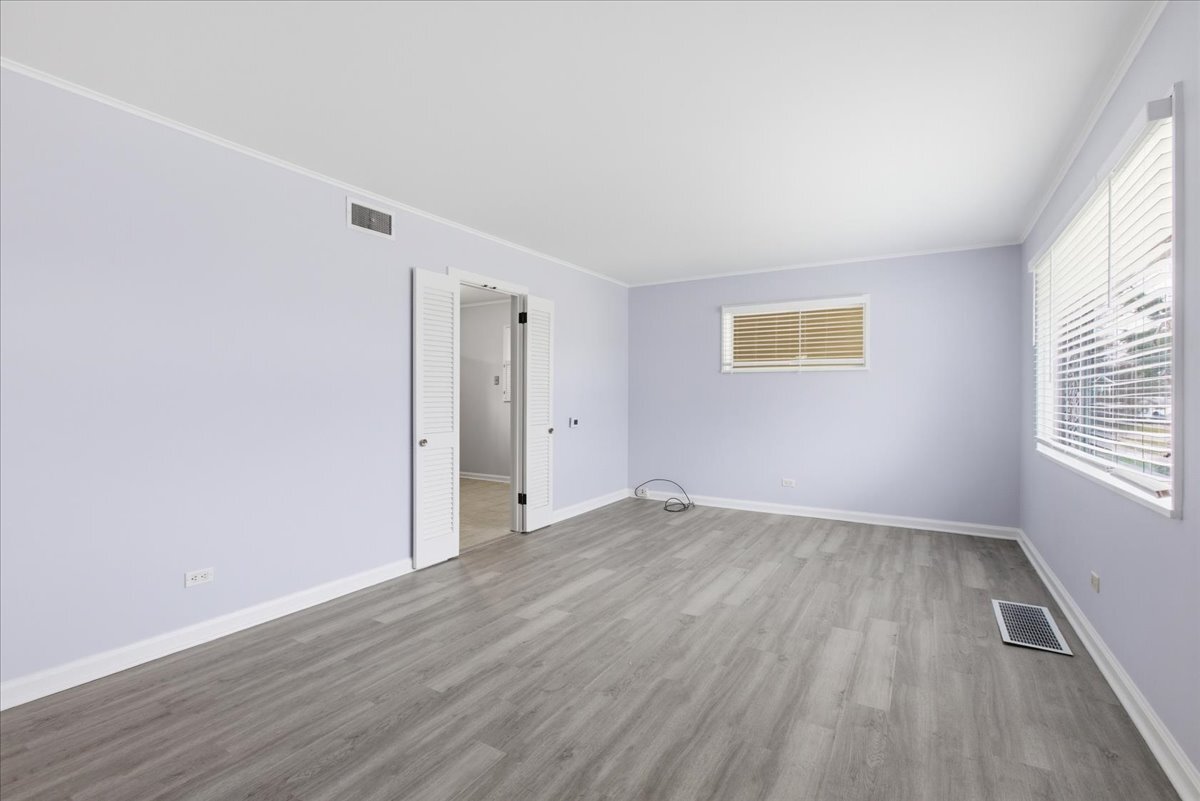 5 Crescent Road Lake Zurich, IL 60047 - Photo 4 of 11