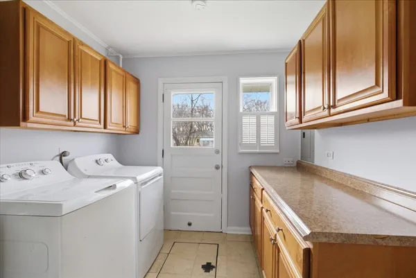 $2,500 | 5 Crescent Road, Lake Zurich, IL 60047