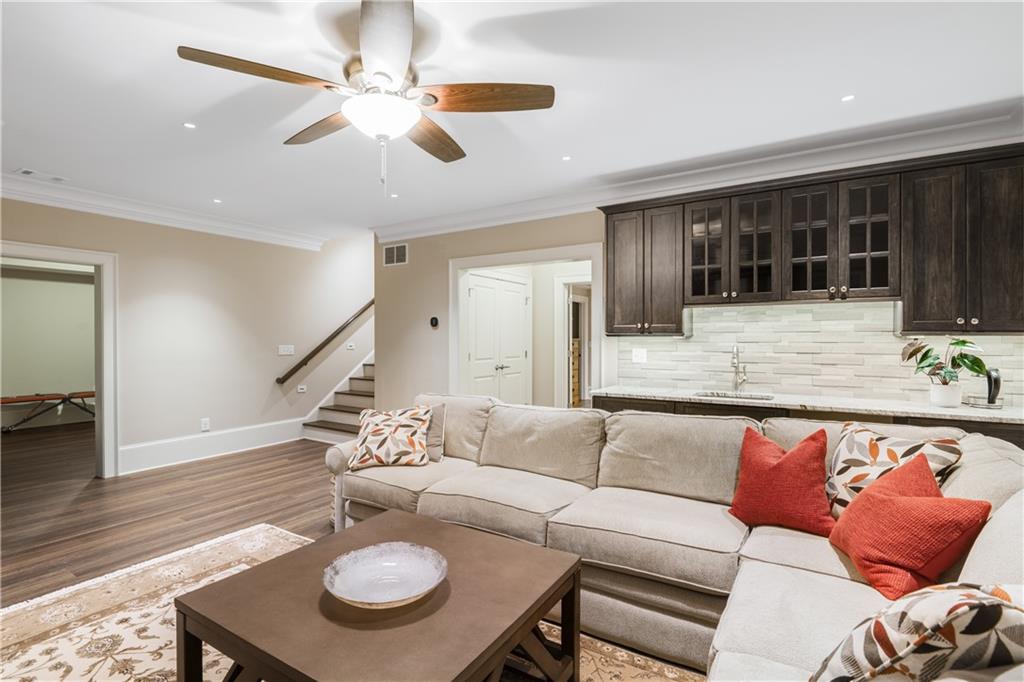 2589 Ashford Road Northeast Brookhaven, GA 30319 - Photo 22 of 60