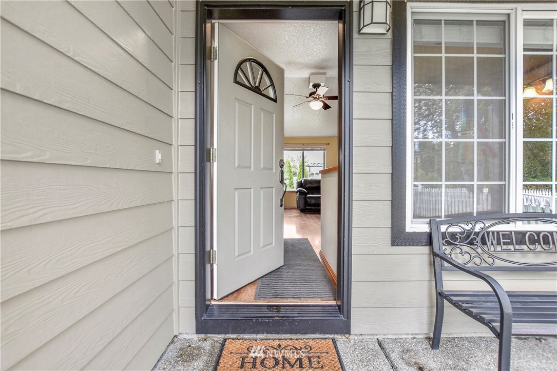 113 Mission Road Kelso, WA 98626 - Photo 2 of 16 Gallery Image 2