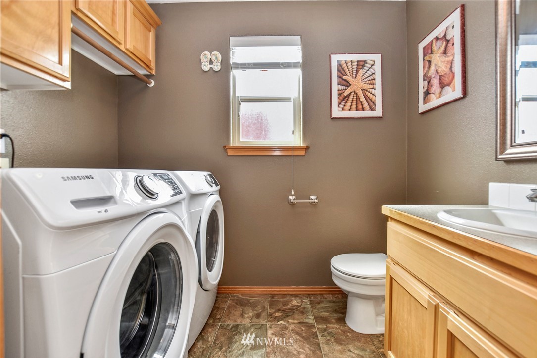 113 Mission Road Kelso, WA 98626 - Photo 6 of 16 Gallery Image 6