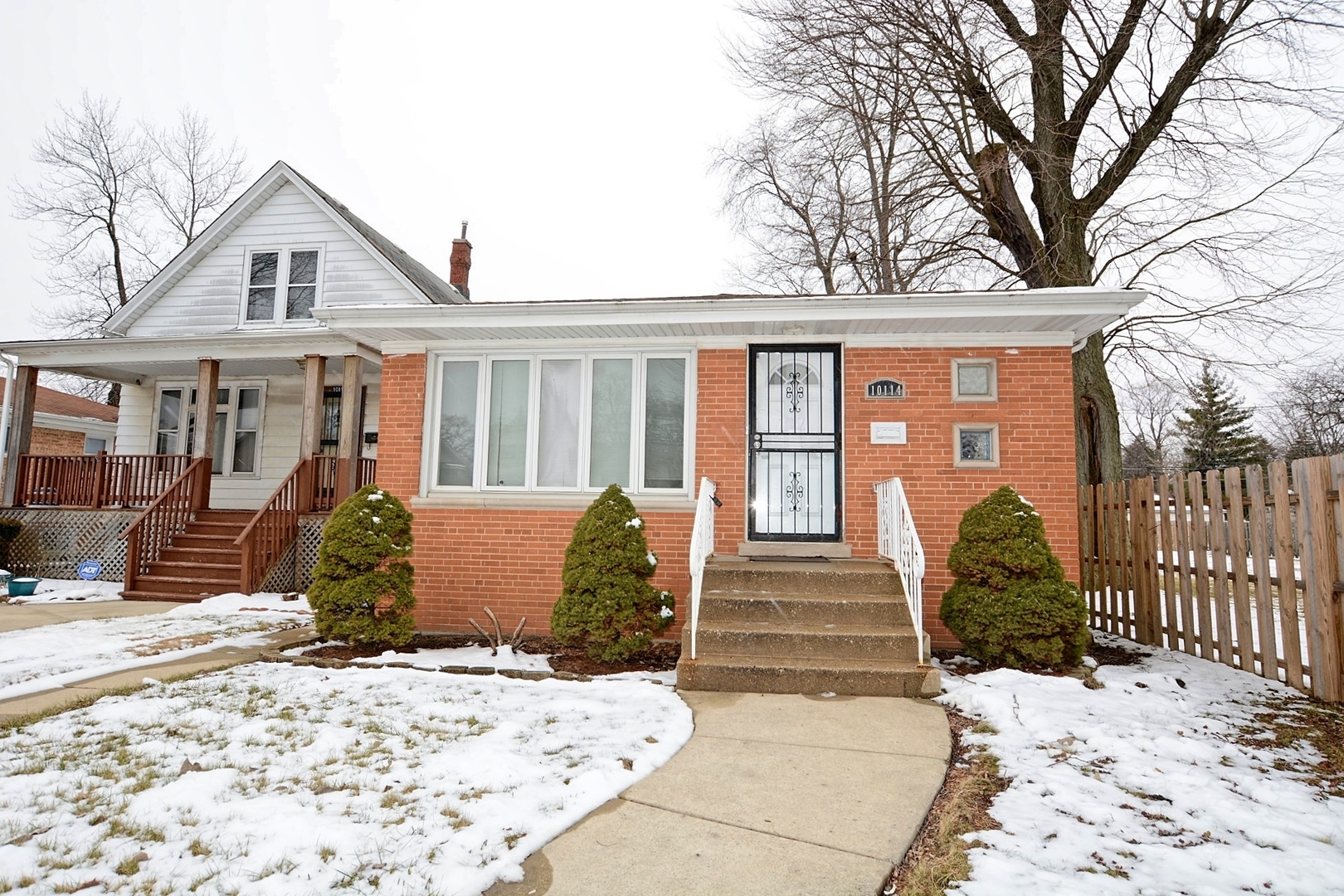 10114 South Malta Street Chicago, IL 60643 - Photo 2 of 13 a front view of a house