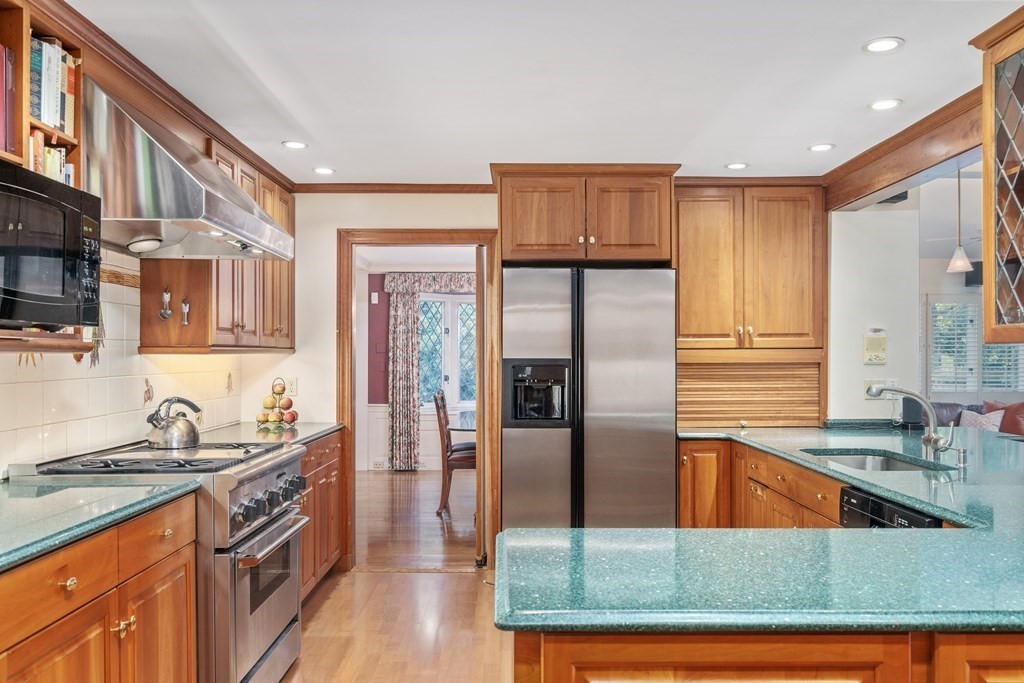 260 Eliot Street Brookline, MA 02467 - Photo 16 of 38