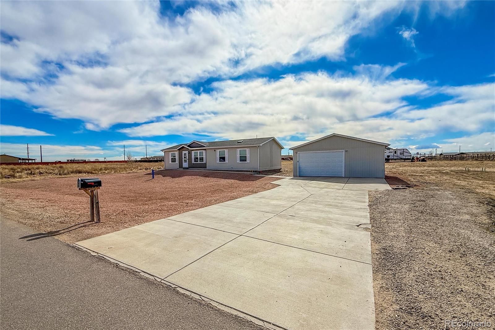 16412 Higgins Avenue Fort Lupton, CO 80621 - Photo 24 of 27 a view of a terrace