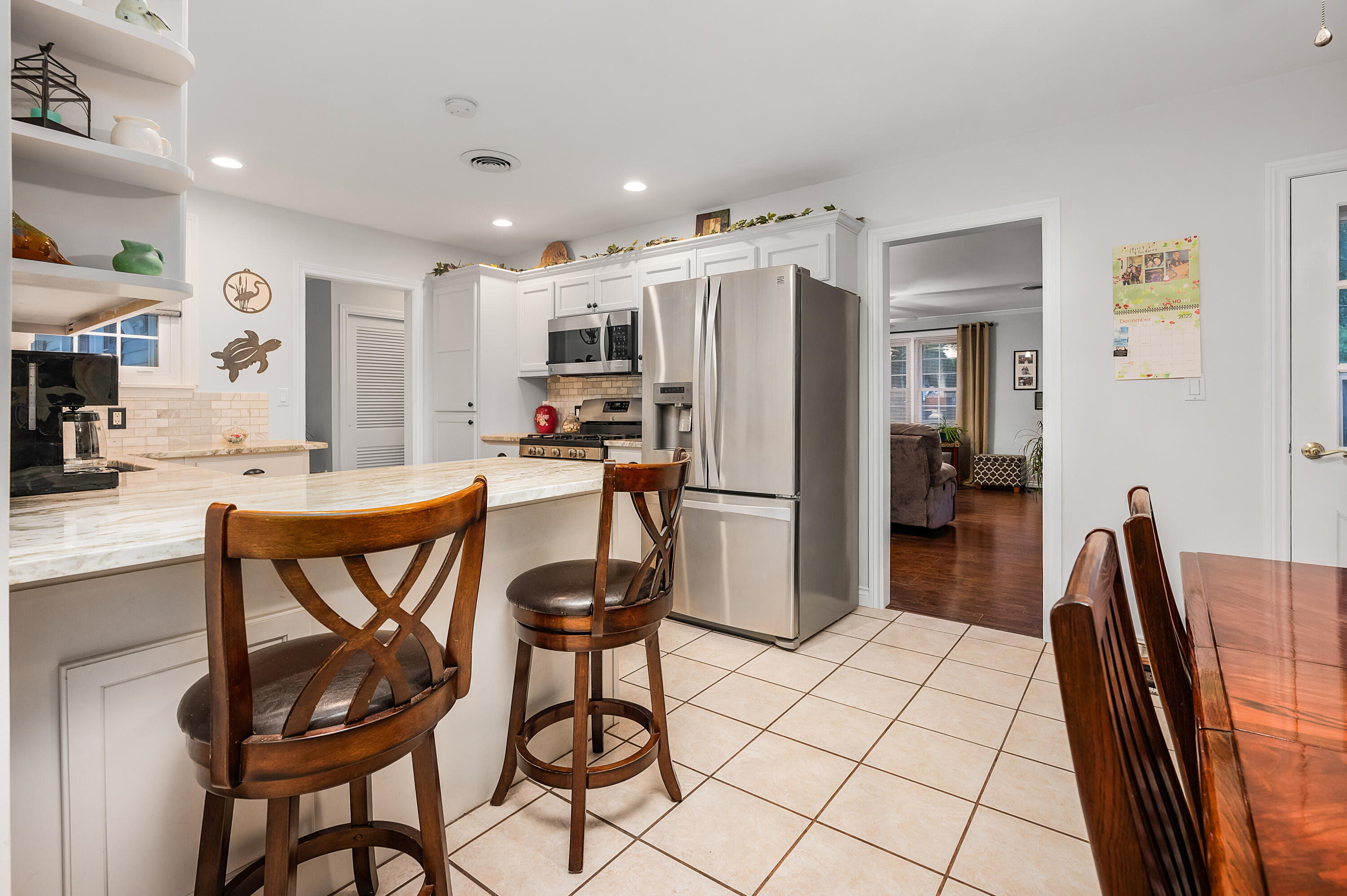 136 Ferry Road Northeast Fort Walton Beach, FL 32548 - Photo 15 of 41 breakfast bar