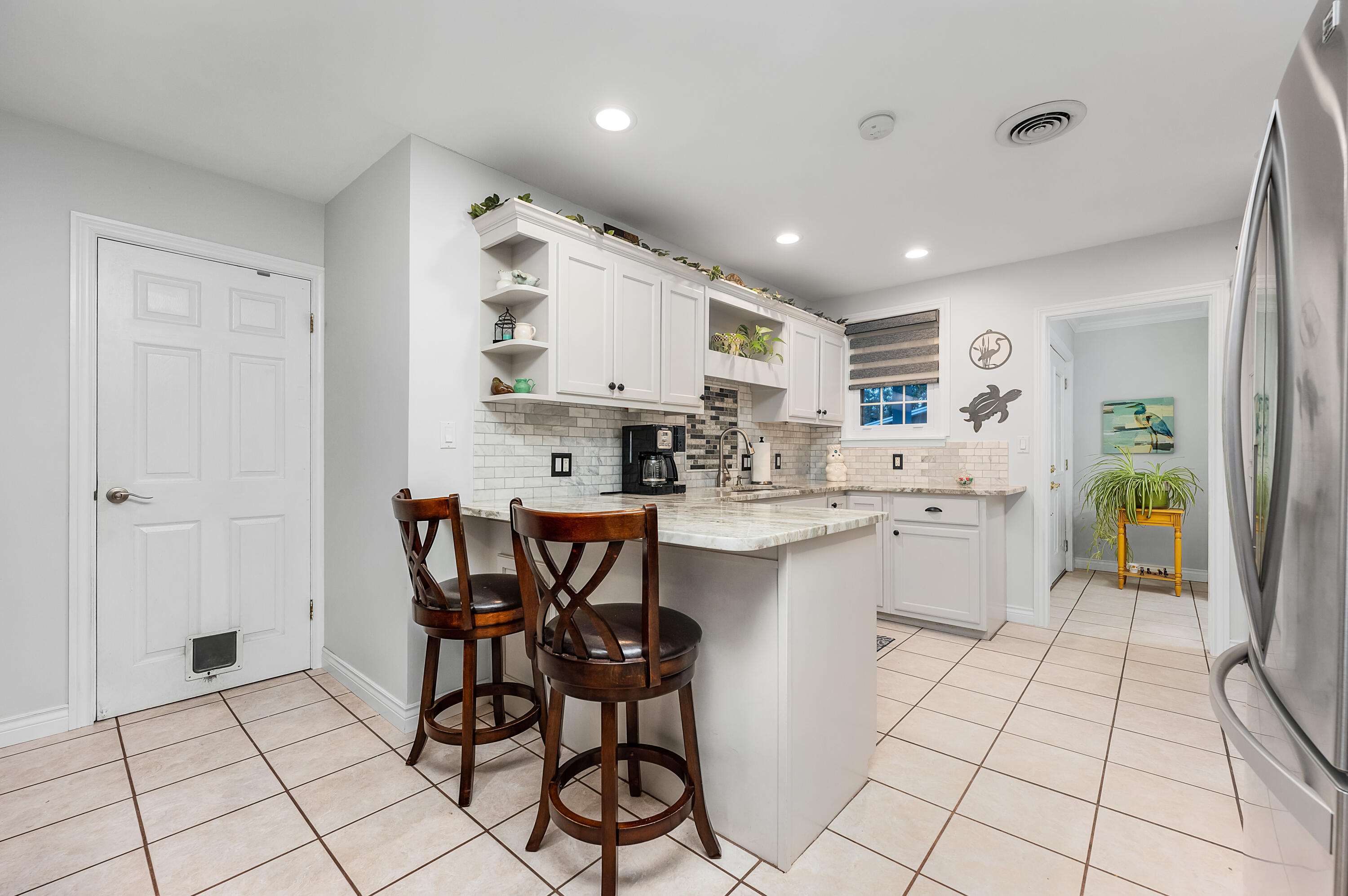 136 Ferry Road Northeast Fort Walton Beach, FL 32548 - Photo 16 of 41 breakfast bar