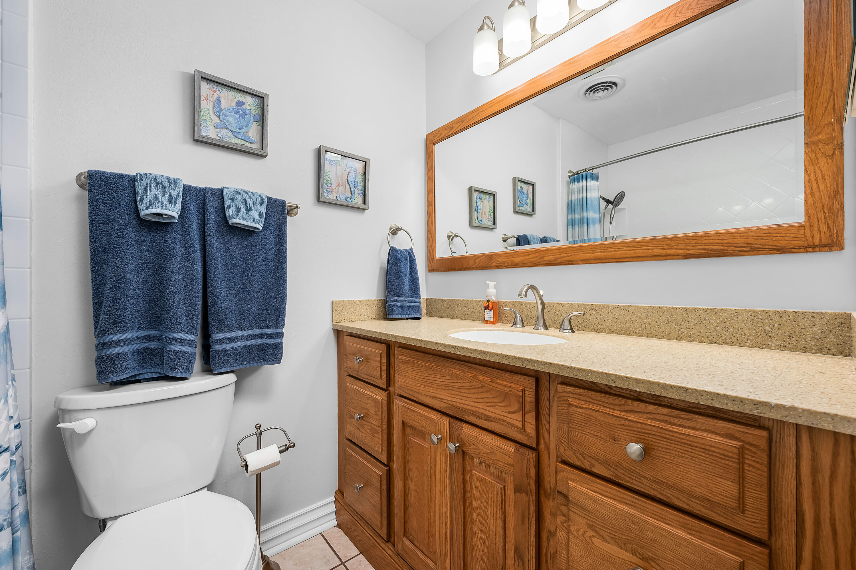 136 Ferry Road Northeast Fort Walton Beach, FL 32548 - Photo 29 of 41 guest bath