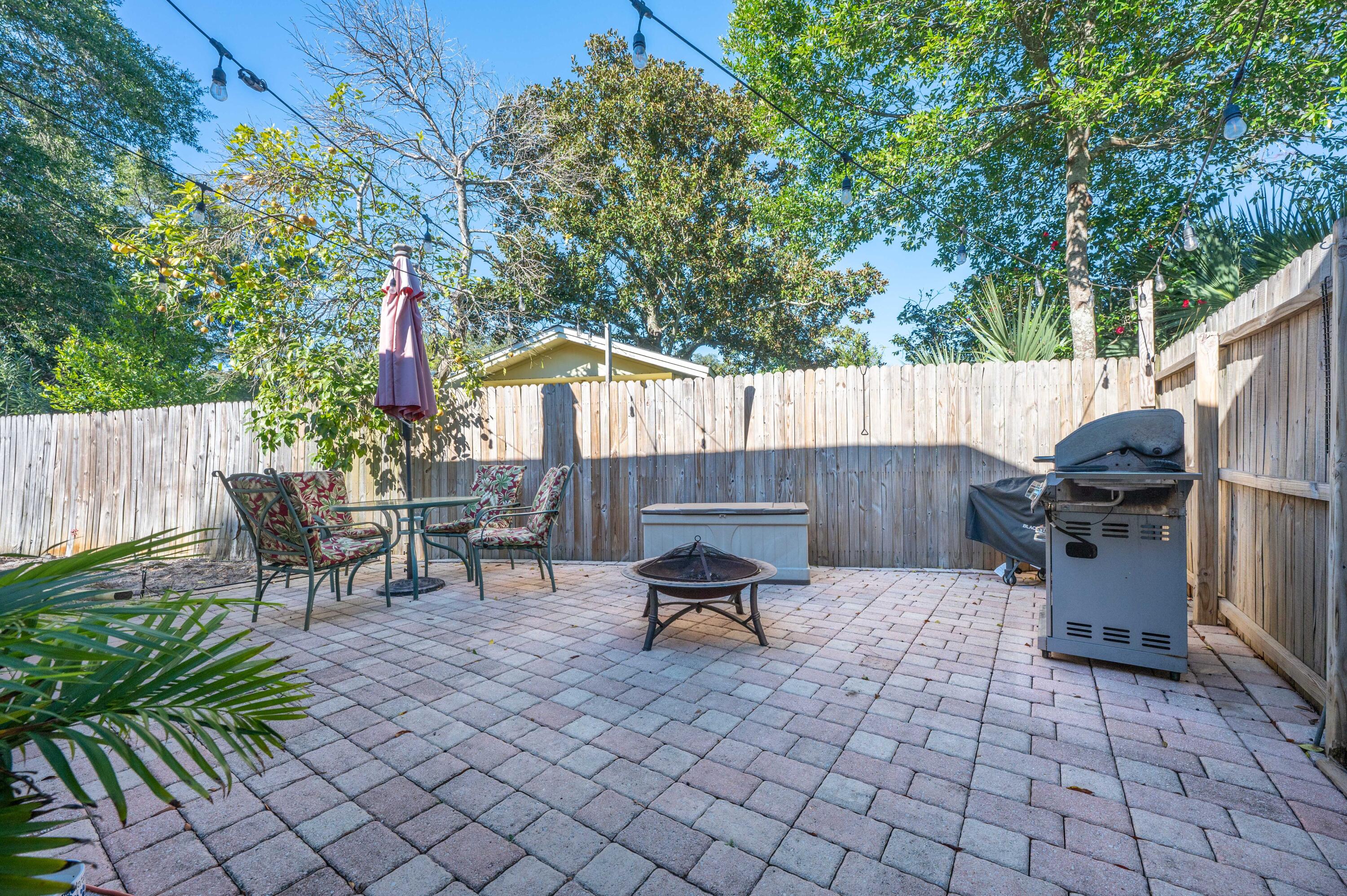 136 Ferry Road Northeast Fort Walton Beach, FL 32548 - Photo 31 of 41 back patio