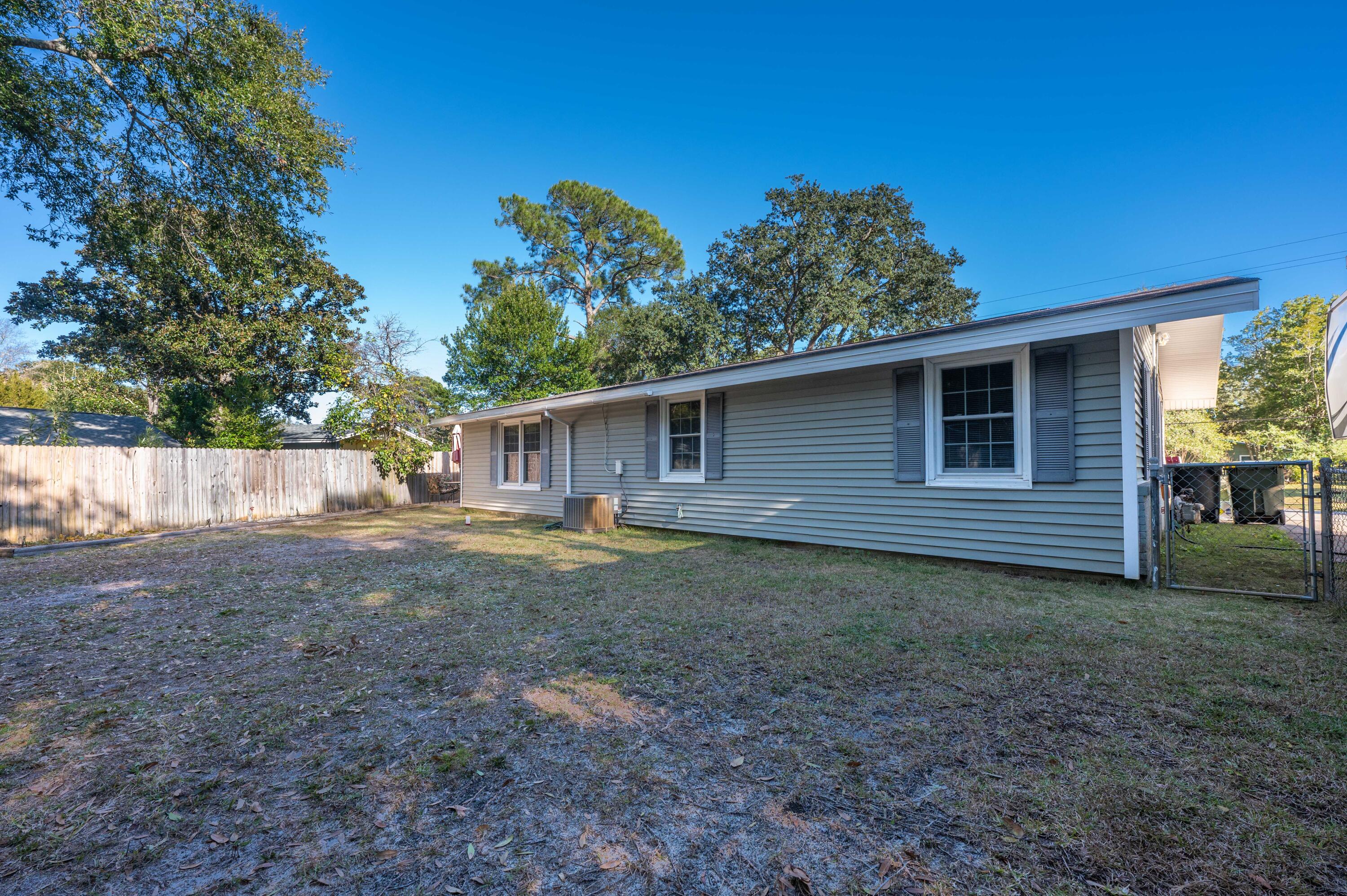 136 Ferry Road Northeast Fort Walton Beach, FL 32548 - Photo 34 of 41 backyard