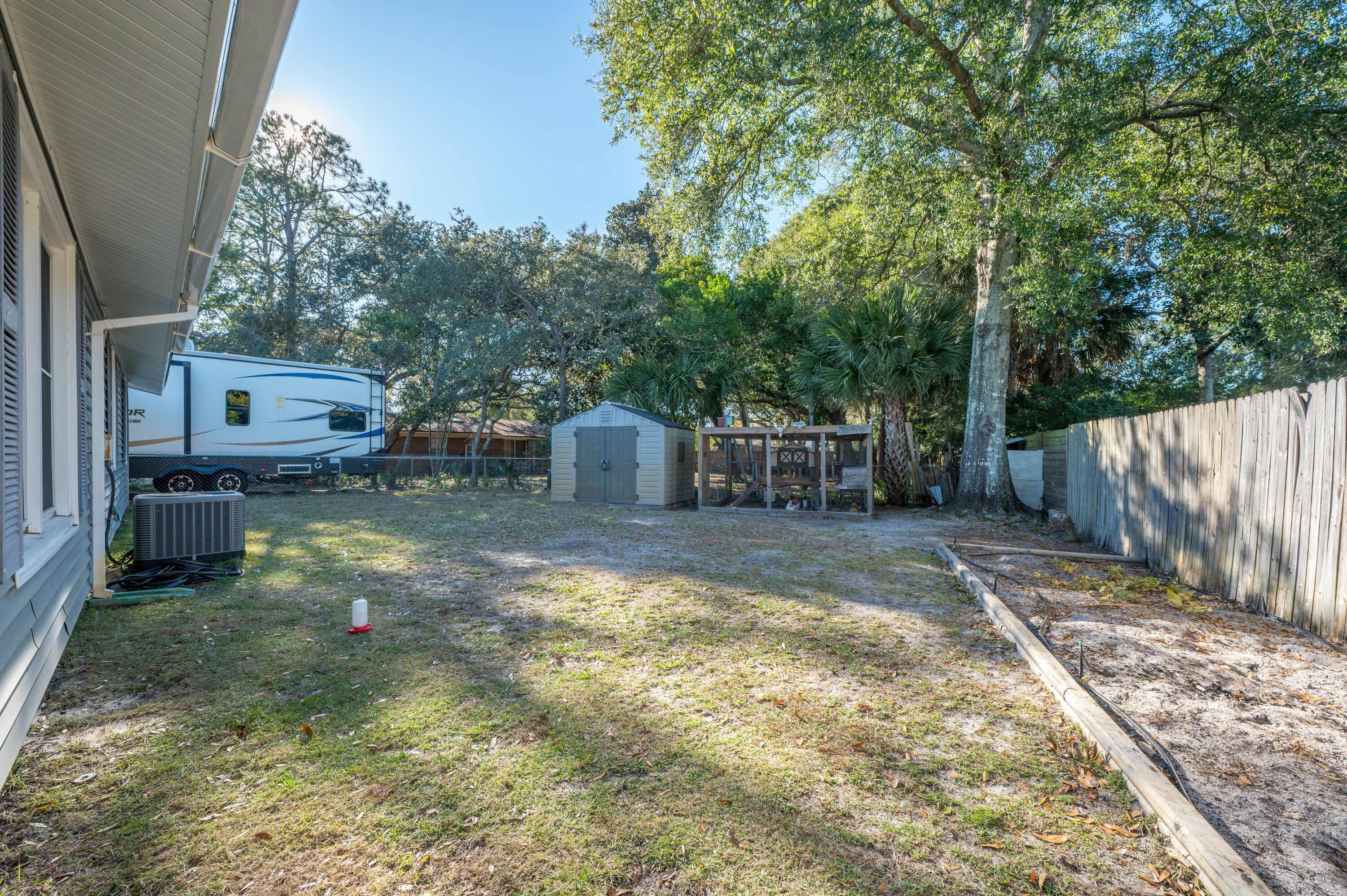 136 Ferry Road Northeast Fort Walton Beach, FL 32548 - Photo 35 of 41 backyard