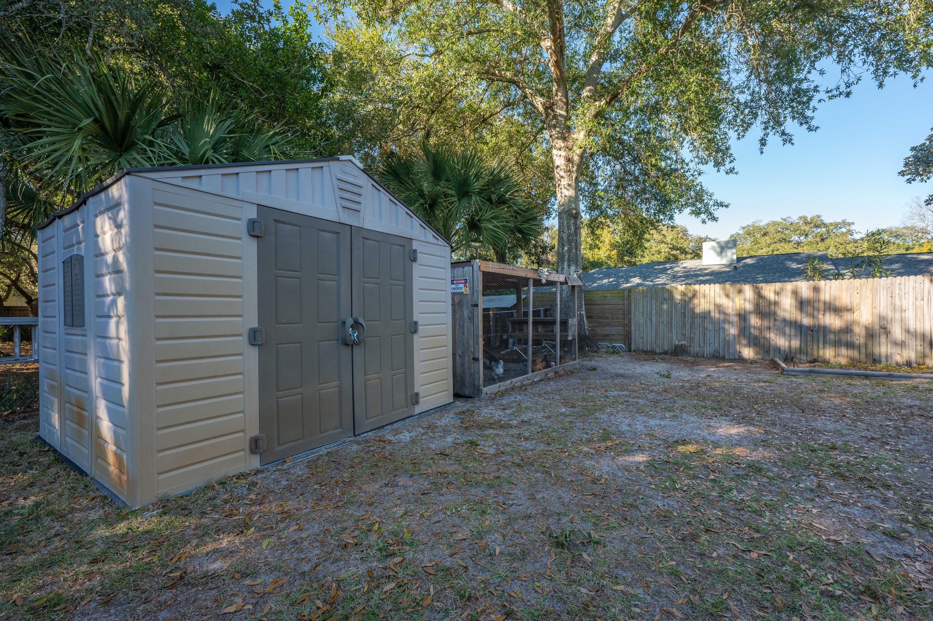 136 Ferry Road Northeast Fort Walton Beach, FL 32548 - Photo 36 of 41 back yard