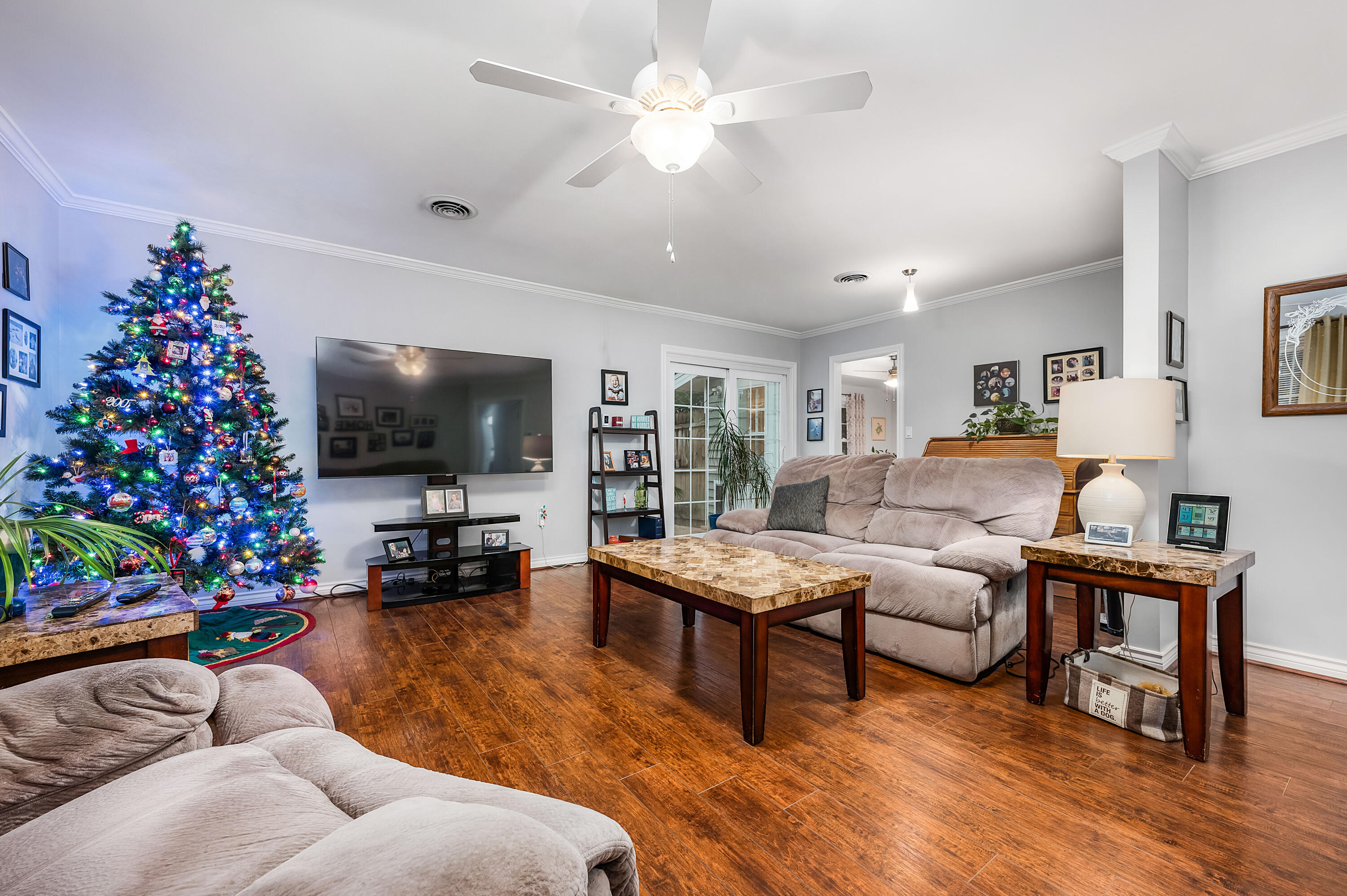 136 Ferry Road Northeast Fort Walton Beach, FL 32548 - Photo 9 of 41 Living area
