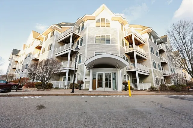 $2,800 | 614 Pond Street, Unit 1411, Braintree, MA 02184