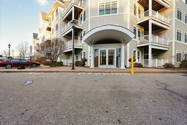 $2,800 | 614 Pond Street, Unit 1411, Braintree, MA 02184