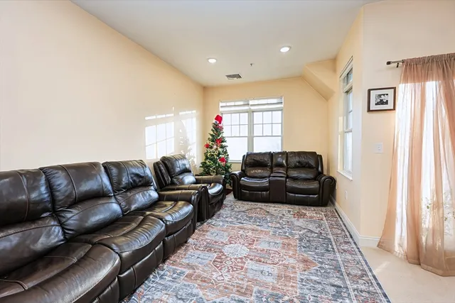 $2,800 | 614 Pond Street, Unit 1411, Braintree, MA 02184