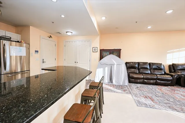 $2,800 | 614 Pond Street, Unit 1411, Braintree, MA 02184