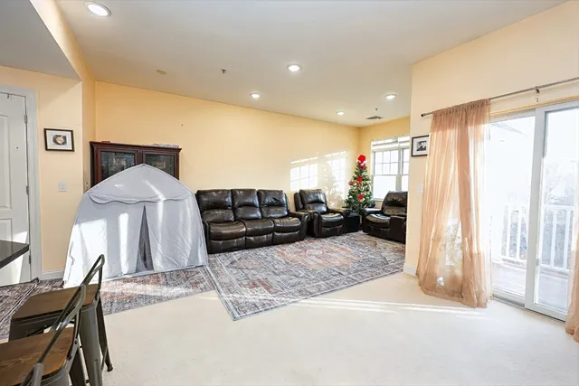 $2,800 | 614 Pond Street, Unit 1411, Braintree, MA 02184