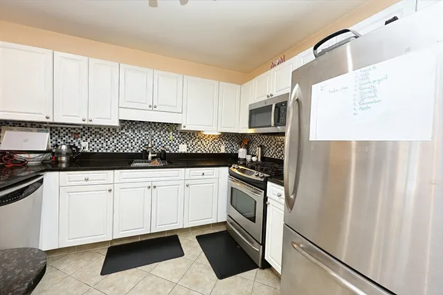 $2,800 | 614 Pond Street, Unit 1411, Braintree, MA 02184