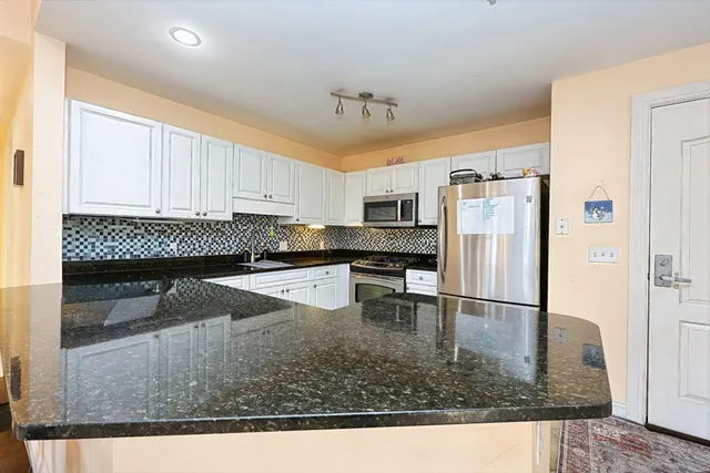 $2,800 | 614 Pond Street, Unit 1411, Braintree, MA 02184