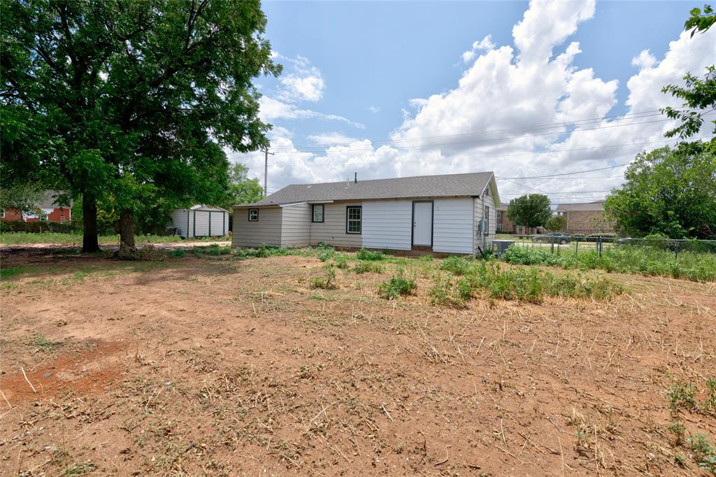 3001 Old Anson Road Abilene, TX 79603 - Photo 13 of 16 Backyard