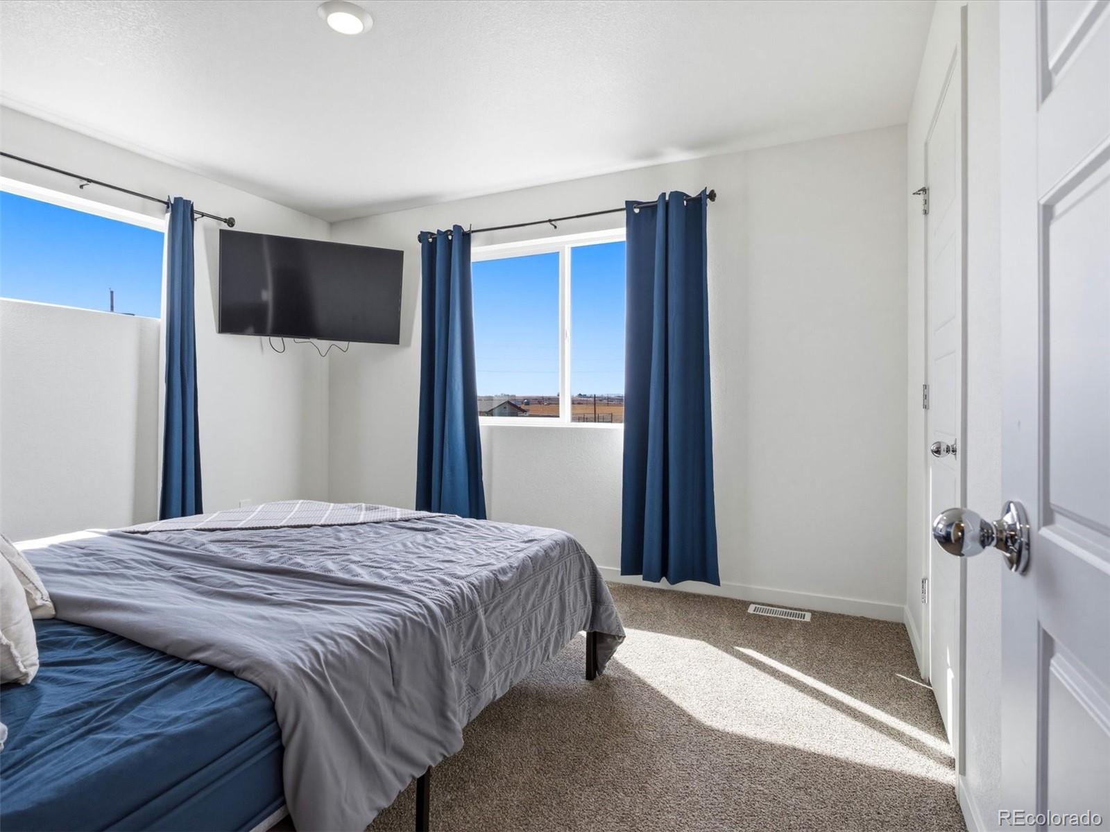 519 Condor Way Johnstown, CO 80534 - Photo 13 of 33
