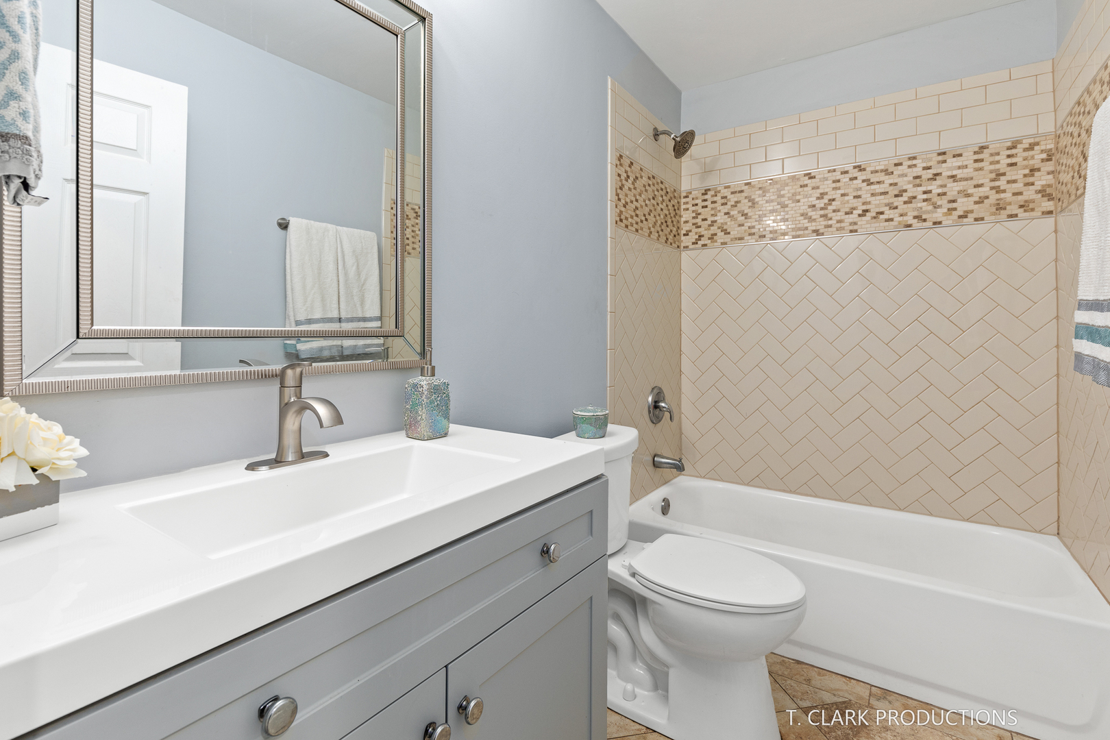 185 Oxford Road Bolingbrook, IL 60440 - Photo 14 of 29