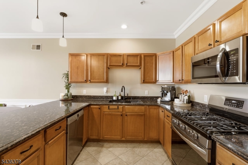 1677 Springfield Avenue, Unit 15 Maplewood, NJ 07040 - Photo 7 of 24