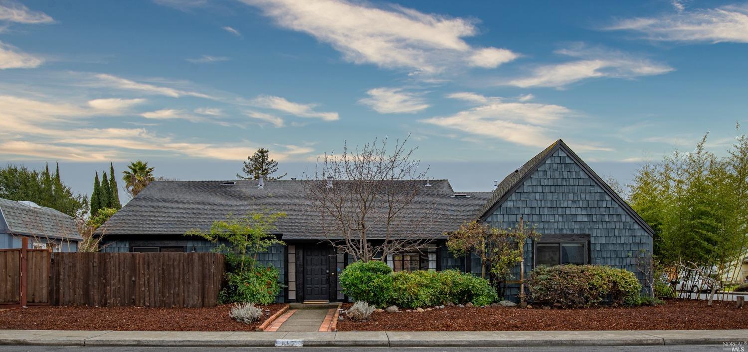 117 Rancho Bonito Circle Petaluma, CA 94954 - Photo 1 of 1