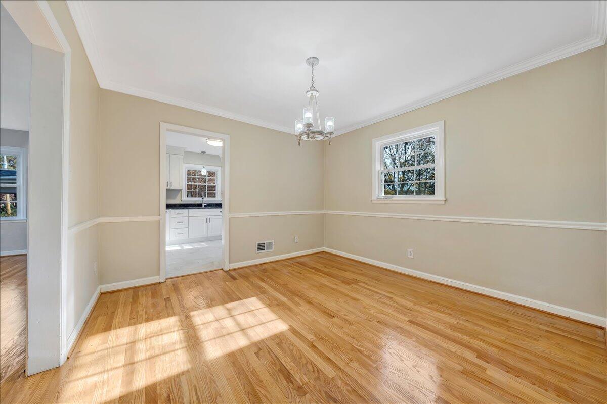 2460 Tillett Road Southwest Roanoke, VA 24015 - Photo 10 of 30 07-MIB07128
