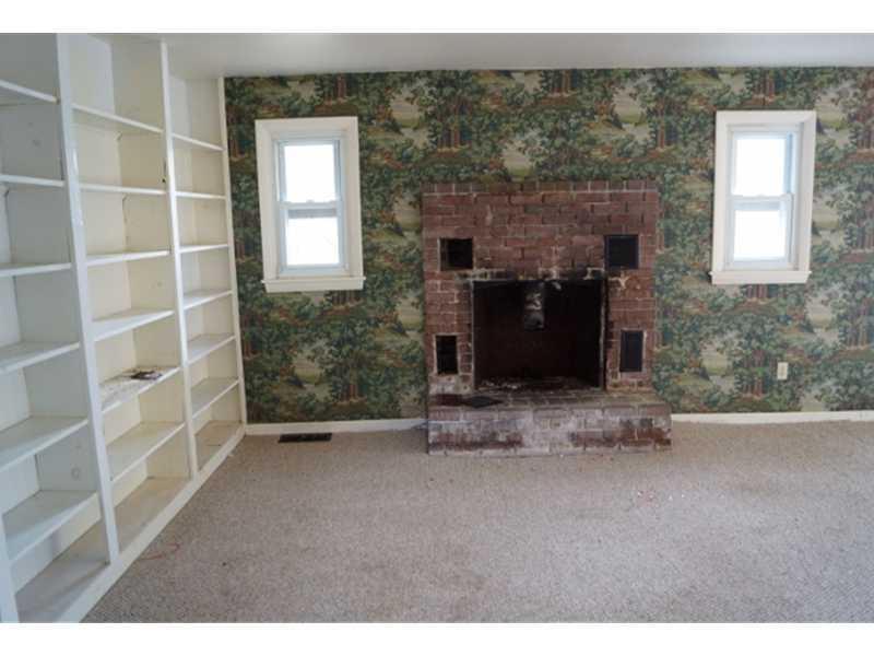 350 Cider Hill Road Exeter, ME 04435 - Photo 5 of 5 Living Room.