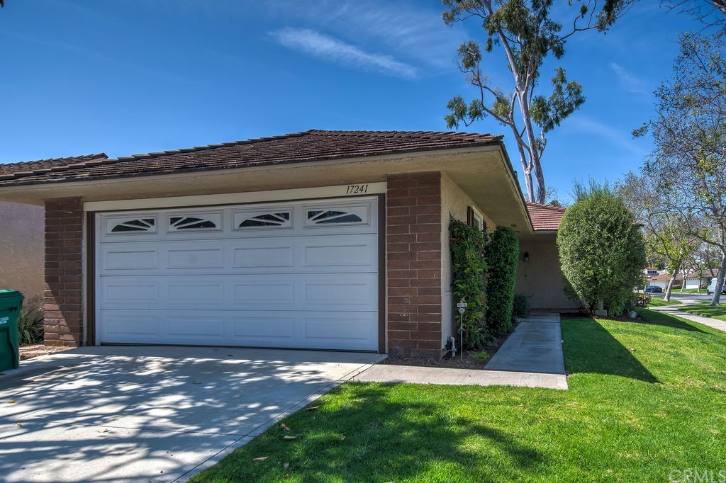 17241 Chestnut Irvine, CA 92612 - Photo 4 of 66