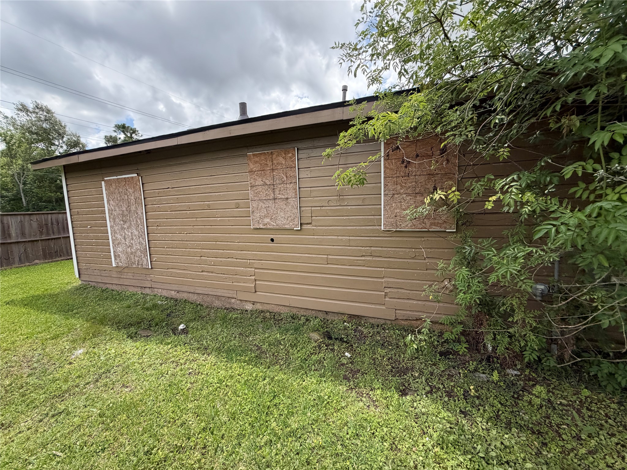2110 Leight Street Beaumont, TX 77703 - Photo 3 of 5