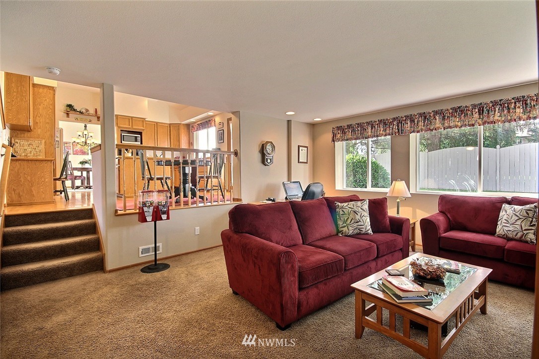 2115 Jones Avenue Northeast Renton, WA 98056 - Photo 11 of 25 Gallery Image 11