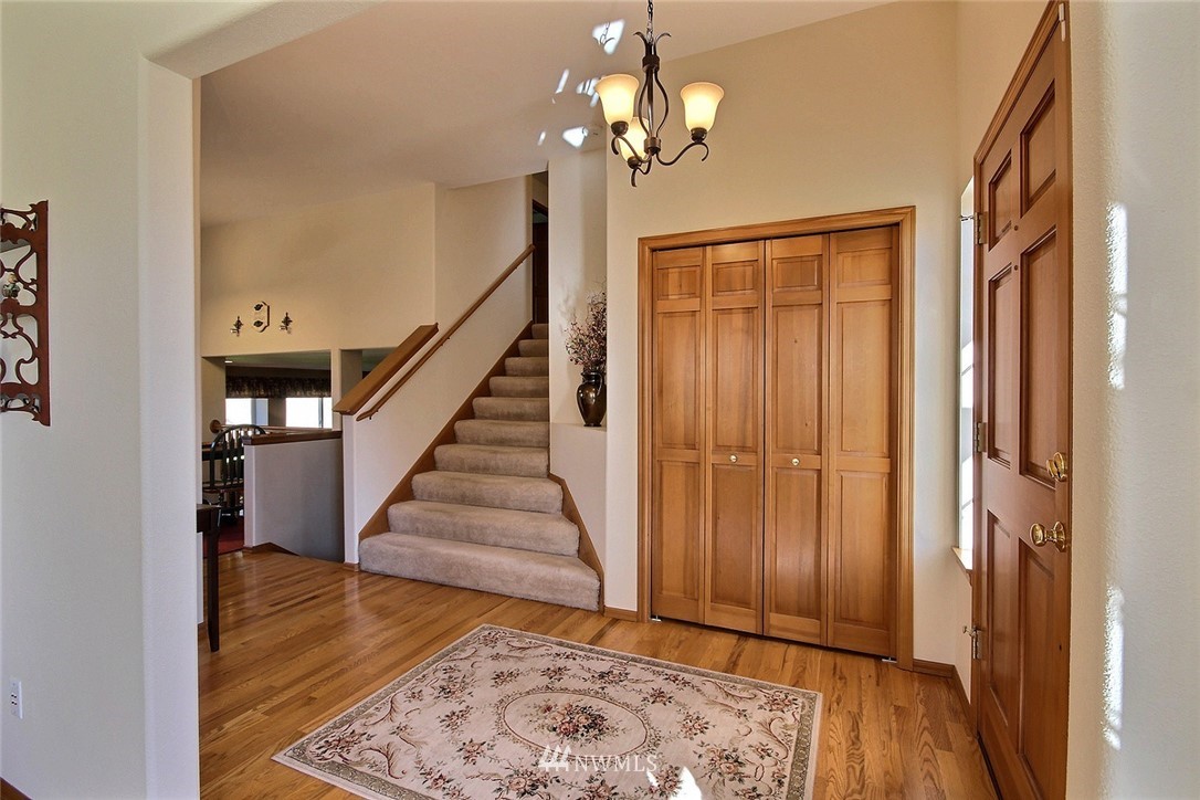 2115 Jones Avenue Northeast Renton, WA 98056 - Photo 14 of 25 Gallery Image 14