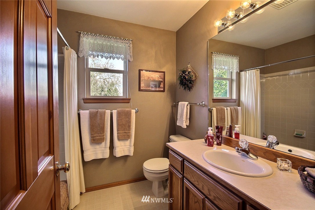 2115 Jones Avenue Northeast Renton, WA 98056 - Photo 19 of 25 Gallery Image 19