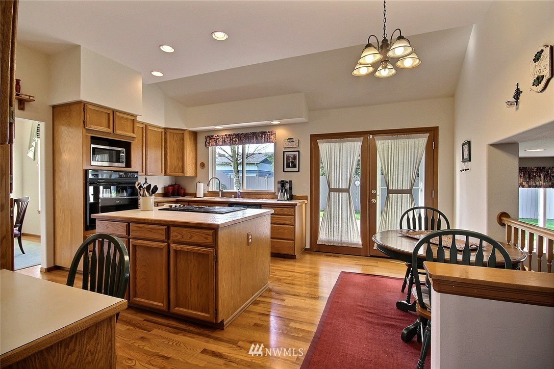 2115 Jones Avenue Northeast Renton, WA 98056 - Photo 8 of 25 Gallery Image 8